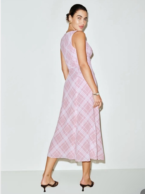 Reformation - Picture 3 of 11